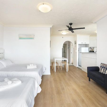 1 Bedroom And 1 Living Room Family Suite Gold Coast Bagian luar foto