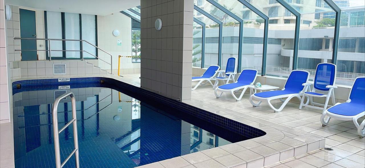 1 Bedroom And 1 Living Room Family Suite Gold Coast Bagian luar foto