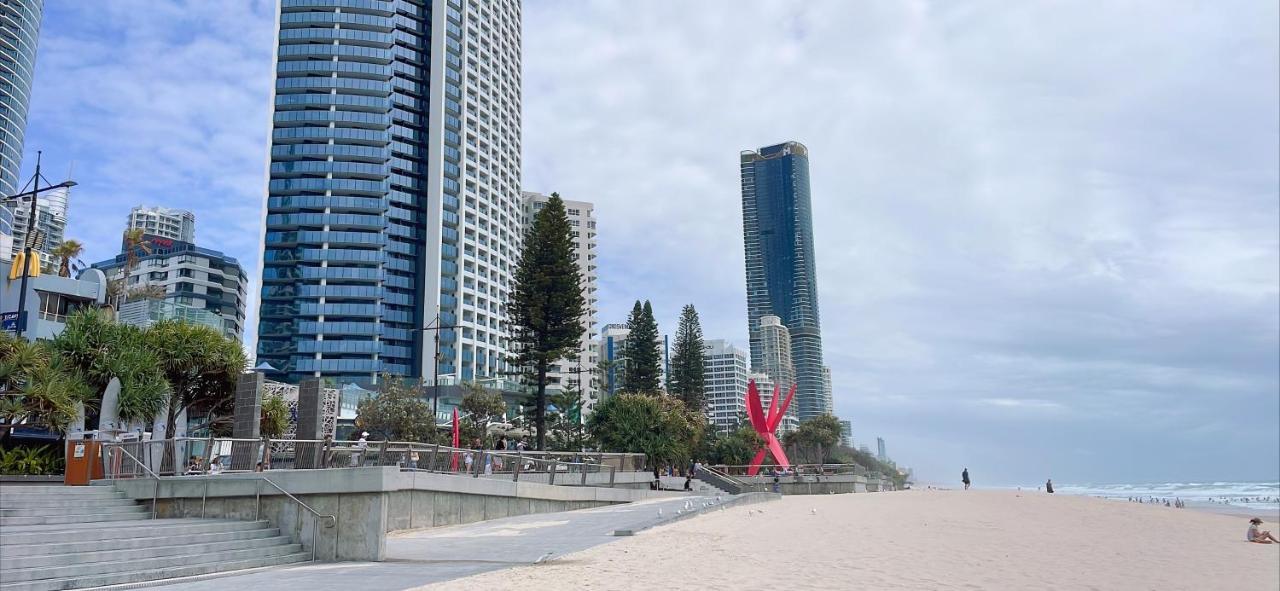 1 Bedroom And 1 Living Room Family Suite Gold Coast Bagian luar foto