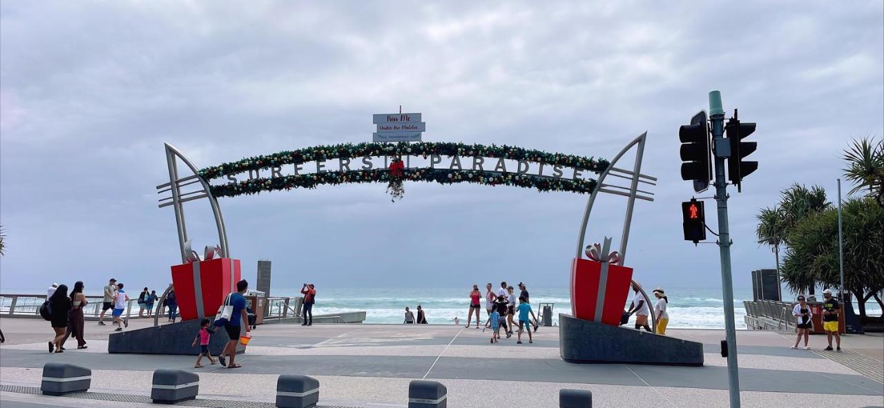 1 Bedroom And 1 Living Room Family Suite Gold Coast Bagian luar foto