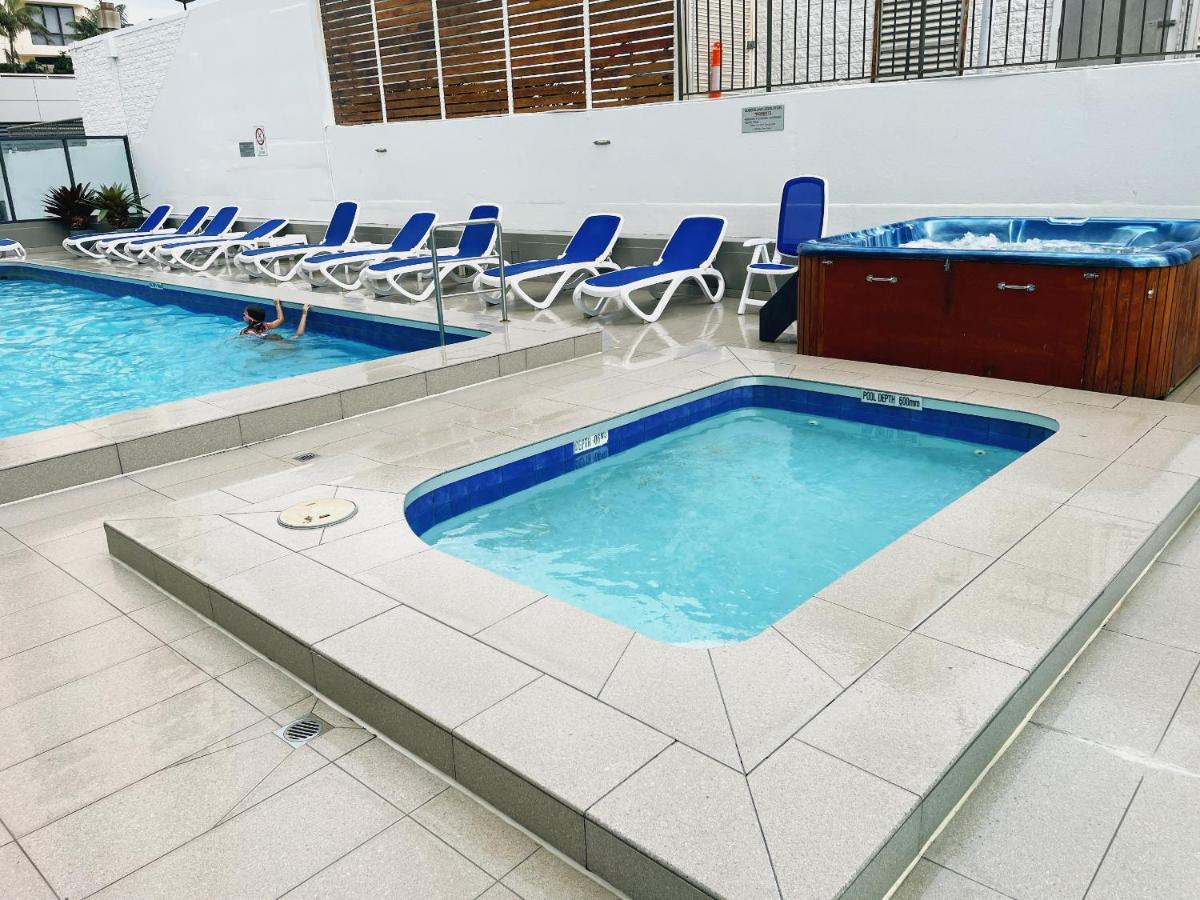 1 Bedroom And 1 Living Room Family Suite Gold Coast Bagian luar foto